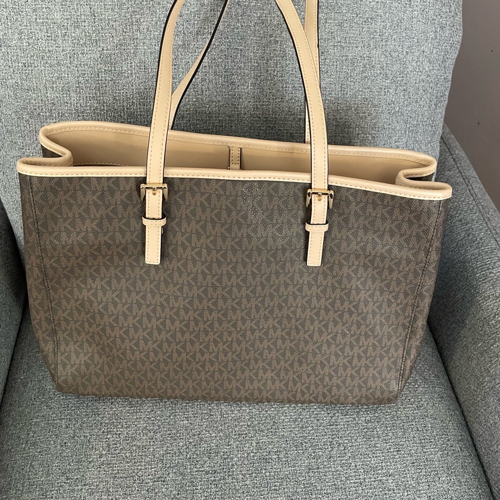 Michael Kors Jet Set Brown and Tan Tote NWOT - Picture 7 of 10